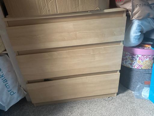  — Chest drawers