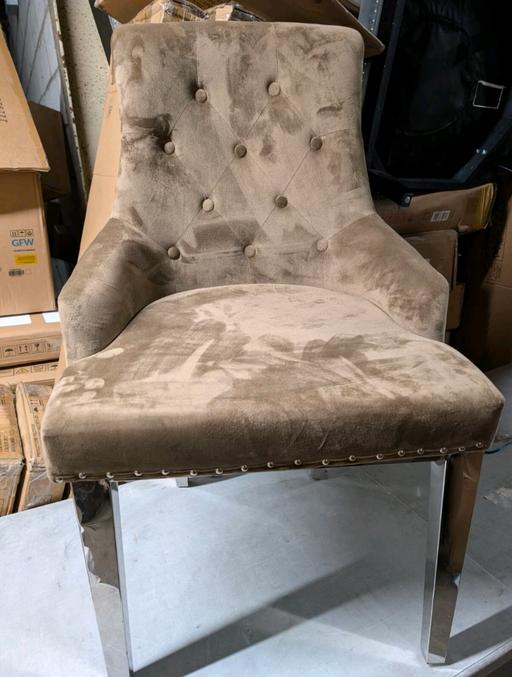  — 4 X ex display dining chairs