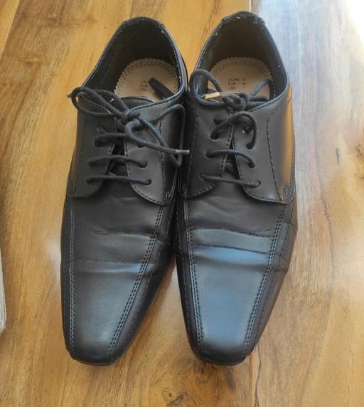  — Boys shoes