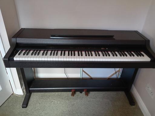  — Yamaha Clavinova full keyboard
