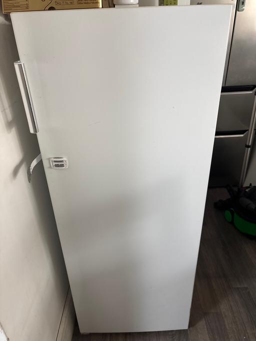  — Working fridge