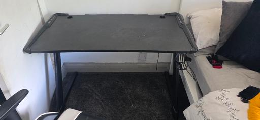  — Led gaming table and gtplayer gaming chair