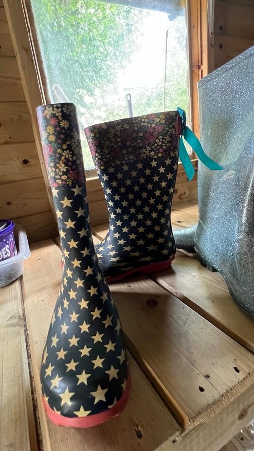  — Kids welllies used condition  size 2