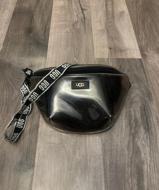  — UGG bag