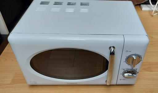  — Stainless Steel interior TOWER Microwave T240