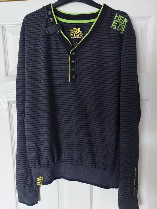  — Mens dark grey Henleys jumper size 4 (large)