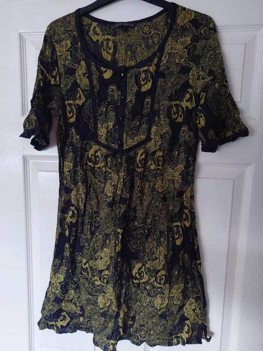  — Women's patterned dress size 8