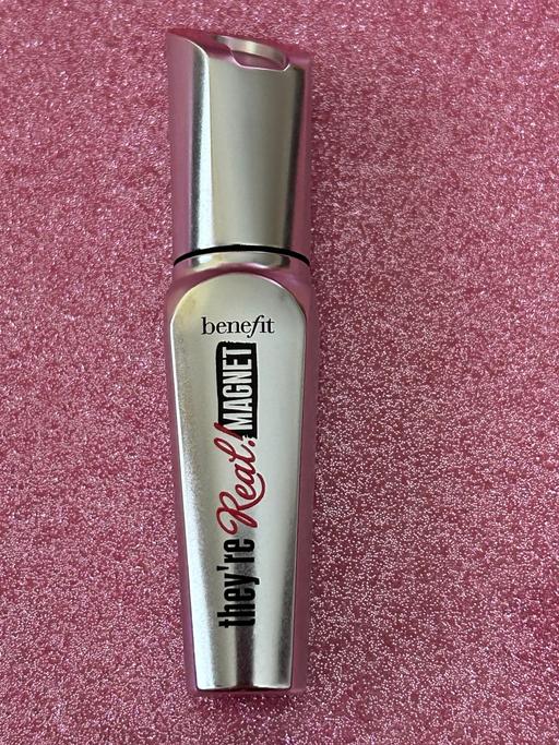  — Benefit They're Real Magnet mini Mascara