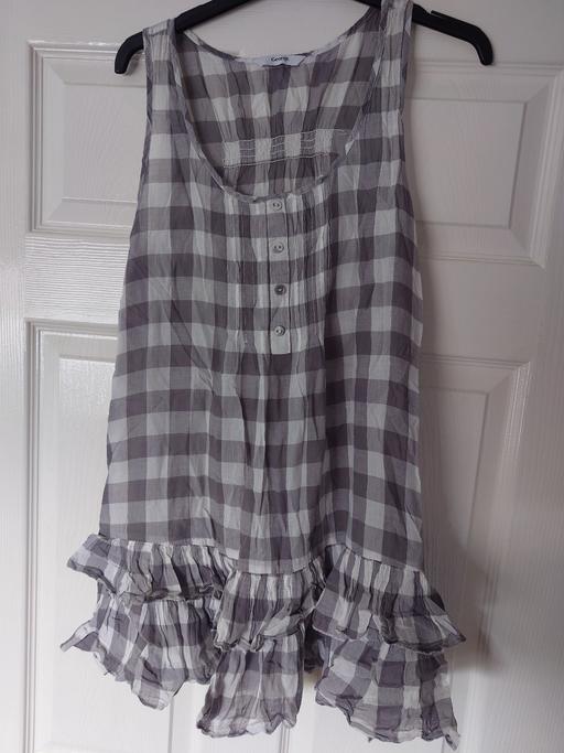 — Women's checked short dress size 10