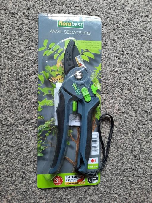  — Flora best Garden Avil Secateurs.
Brand new