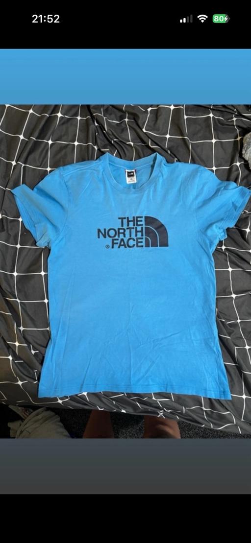  — North Face Top