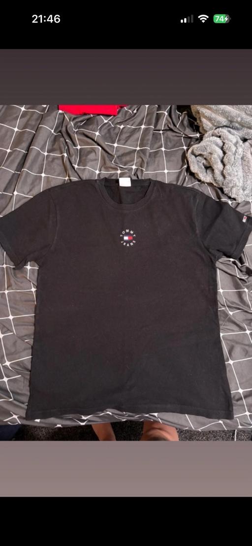  — Tommy Hilfiger T-Shirt