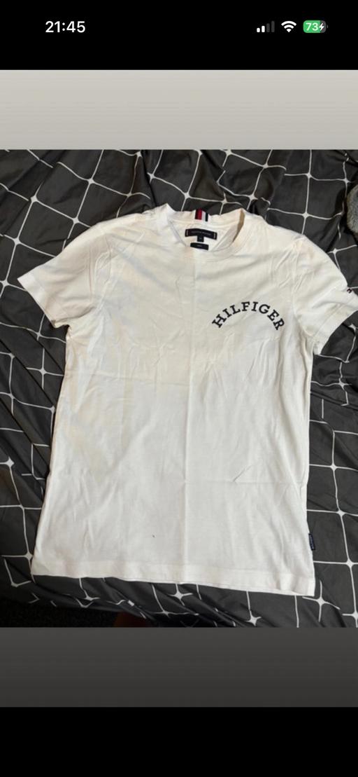  — Tommy Hilfiger T-Shirt