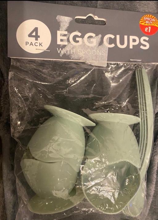  — Egg cups & spoons set