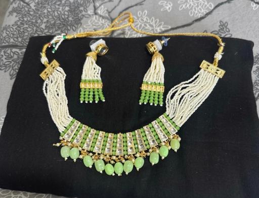  — Jewellery set