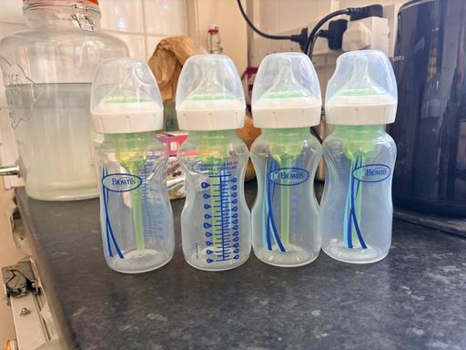  — Bottle warmer and bottles