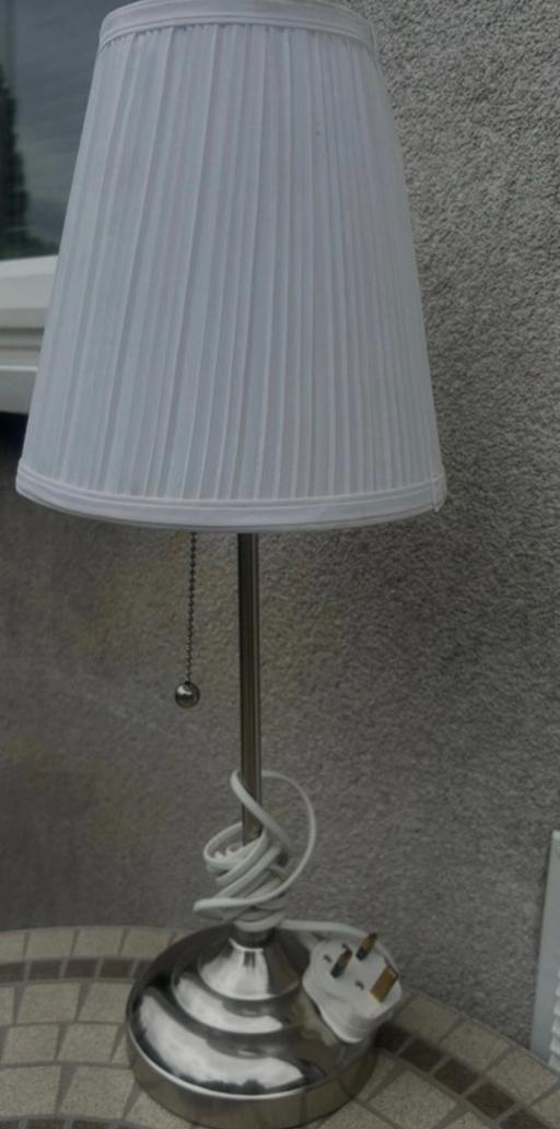  — White table lamp