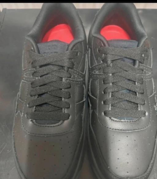 — Under armour trainers
