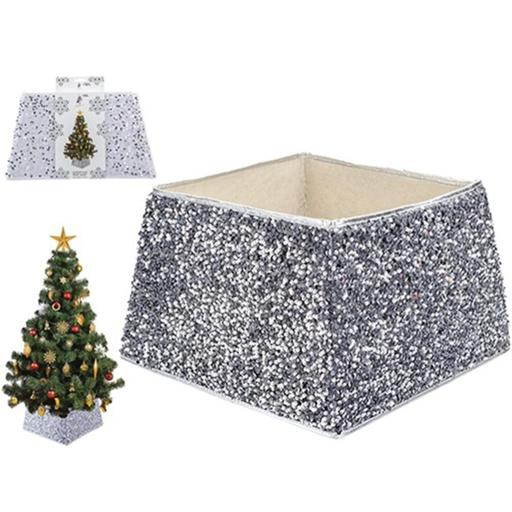  — Christmas tree skirt