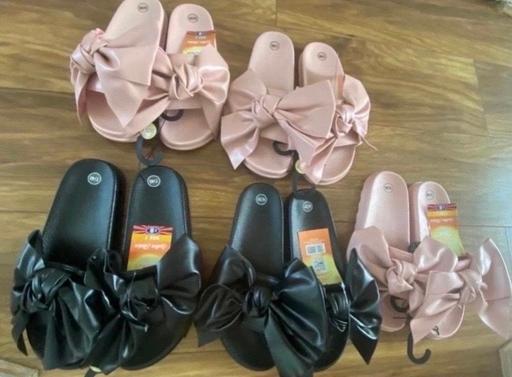  — Ladies sliders size 5-7