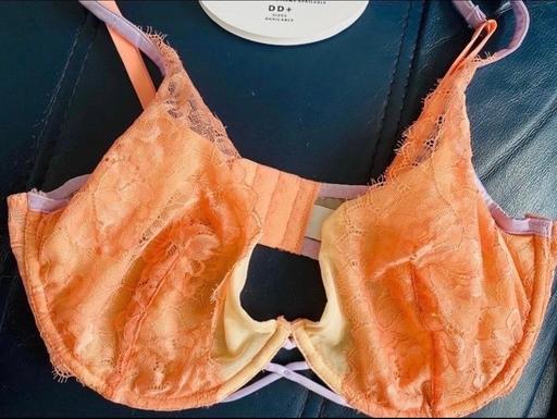  — Underwired bra 34dd