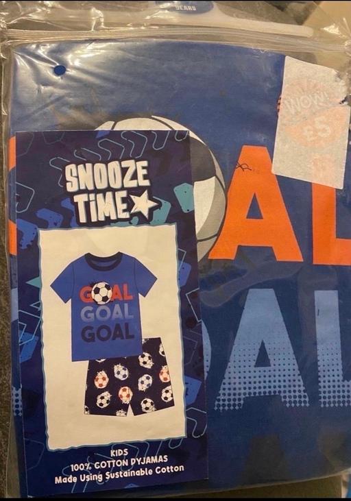  — Boys pyjamas age 6/7 years
