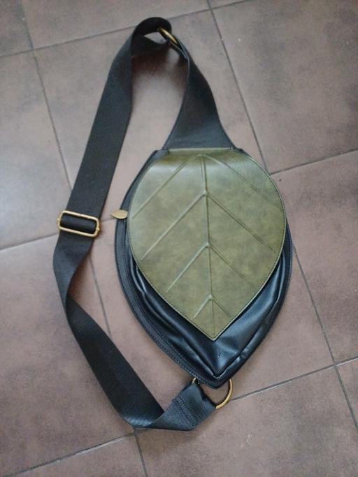  — Over the shoulder bag