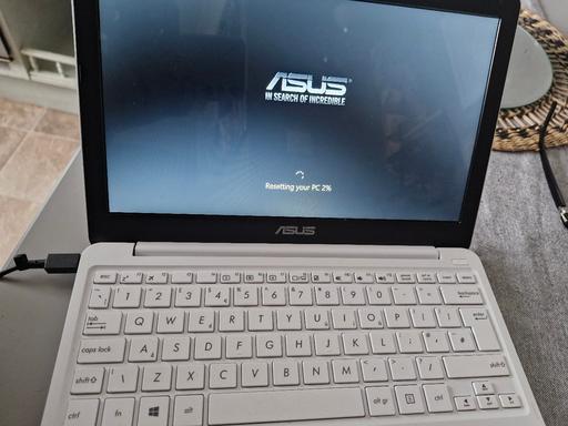  — Asus EeeBook X205TA