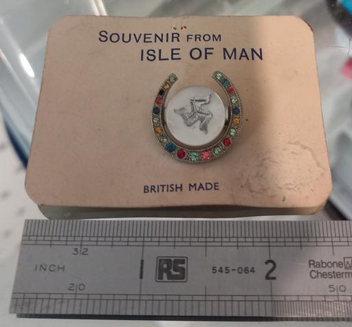  — Beautiful Vintage Isle of man gemstone brooch
