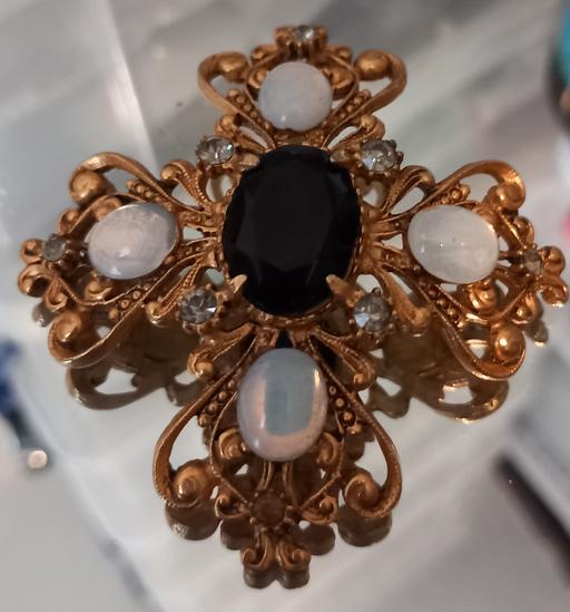  — vintage florenza Maltese cross brooch
