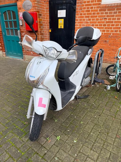  — HONDA SH 125i