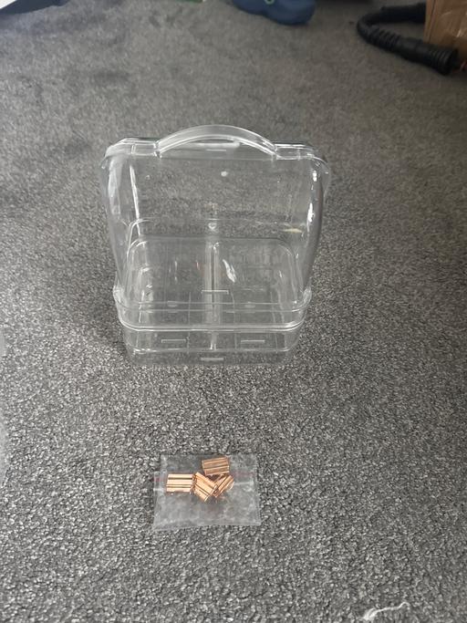  — Plastic jewellery storage