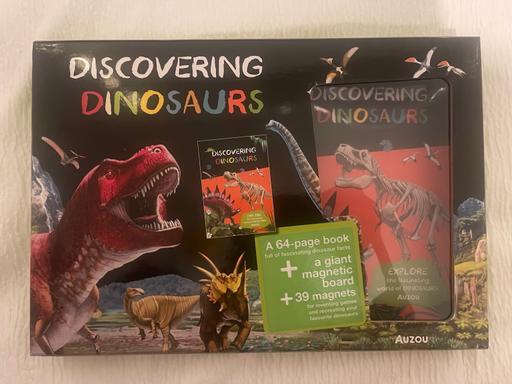  — Discovering Dinosaurs Magnetic Board And Book