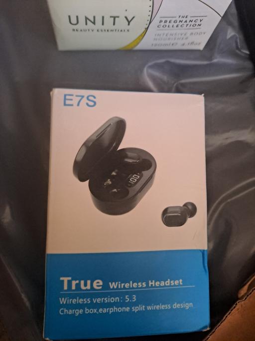  — E7S Ear Buds