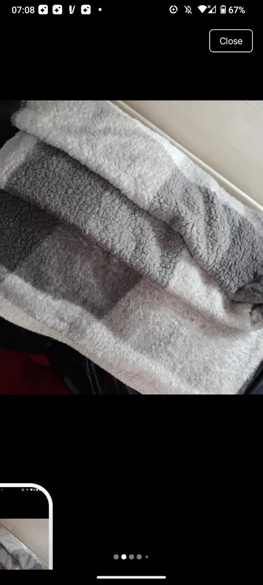  — Blanket/ throws