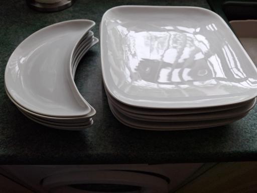  — Dinner plates and side plates
