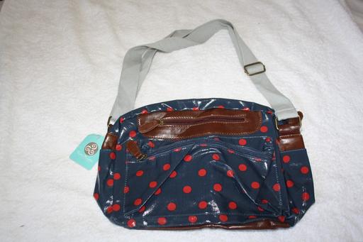  — Navy & red shoulder bag