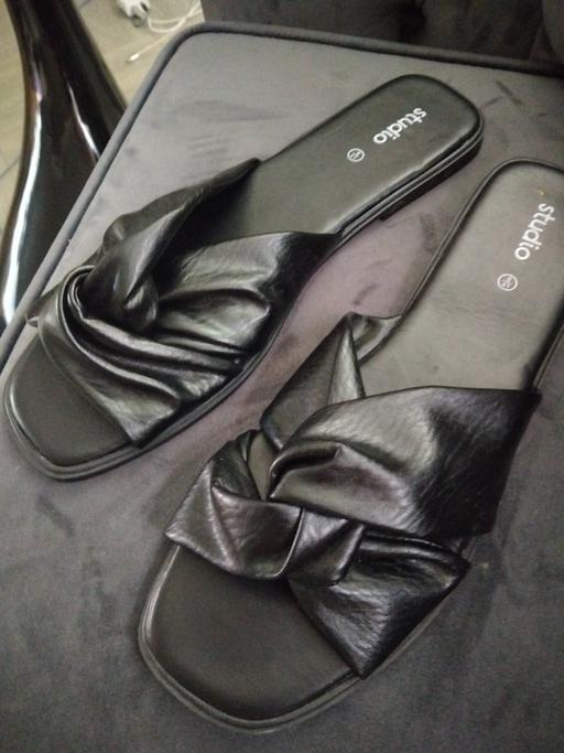  — ladies flats