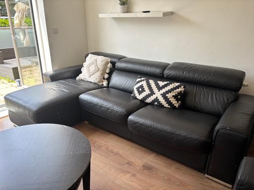  — Corner sofa