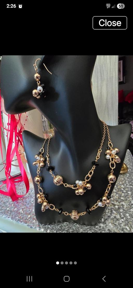  — necklace and earings set