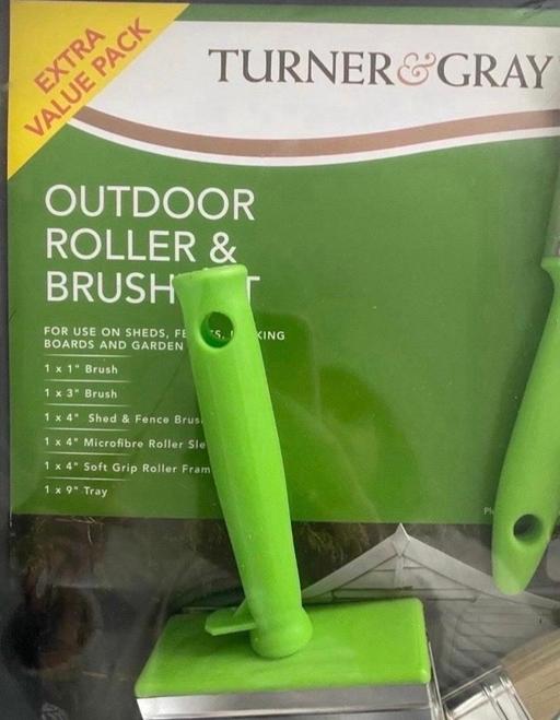  — Outdoor roller & brush set