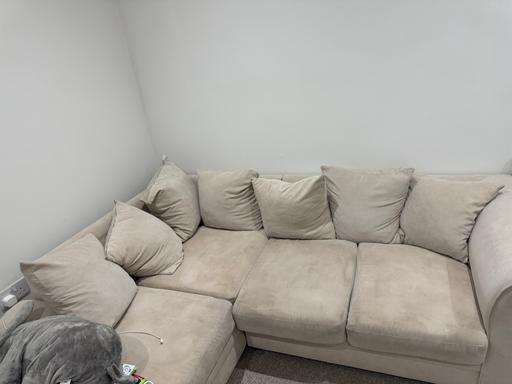  — Sofa