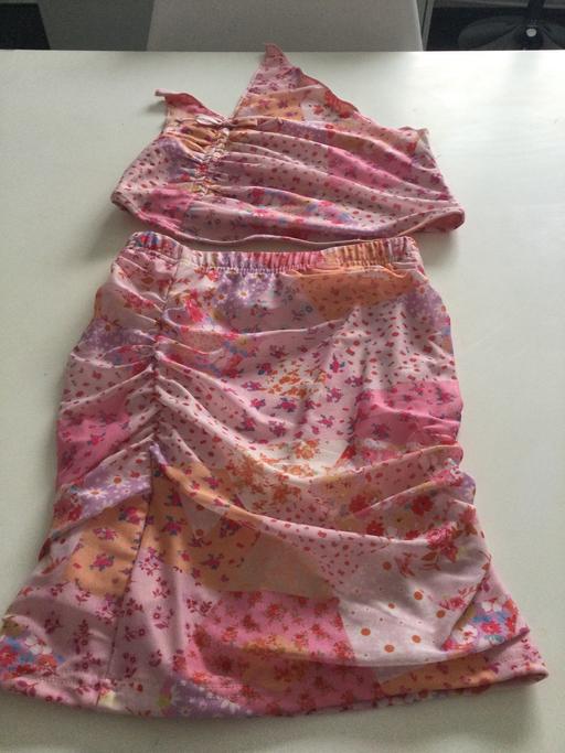  — Girls outfit age 10