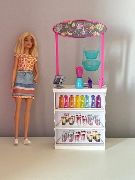  — Barbie smoothie bar play set collection only