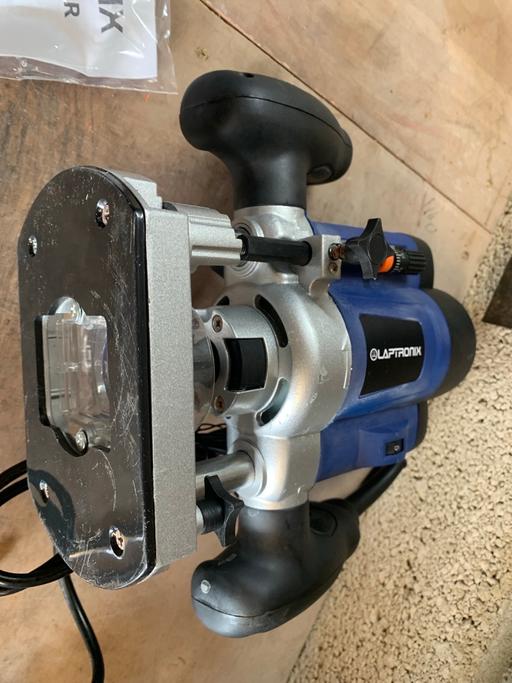  — Electric router