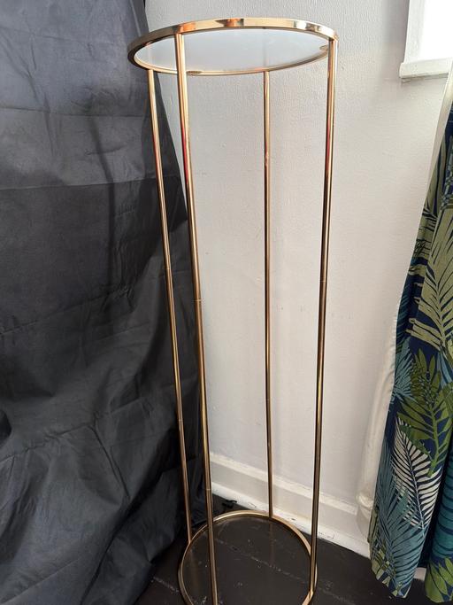  — Stand £10 each it’s 2 stands