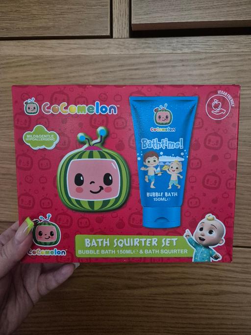  — new Cocomelon Bath Squirter Set