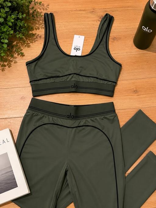  — Alo yoga set