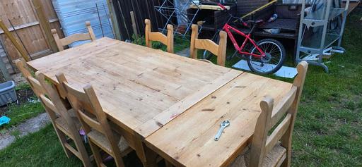  — extendable table + 6 chairs