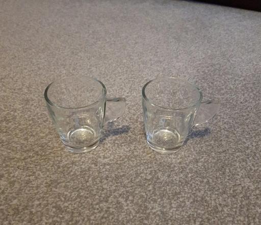  — 2x small glass cups